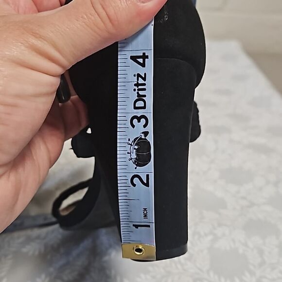 Torrid Black Faux Suede Sandals 4 Inch Heels Size 8.5 W - Picture 4 of 16